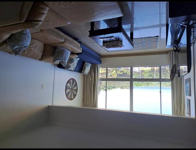 2 BEDROOM APARTMENT FOR SALE IN UMHLANGA ROCKS